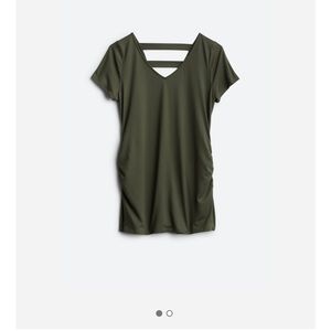 Stitch Fix Maternity- v neck size large